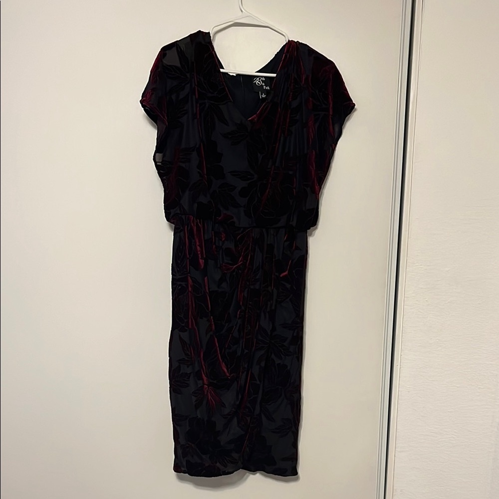 Chic Black and Red Floral Midi Dress